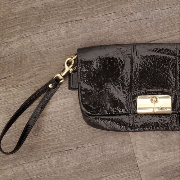 Coach Wristlet Women's Small Black Patent Leather Gold Hardware - Picture 2 of 8
